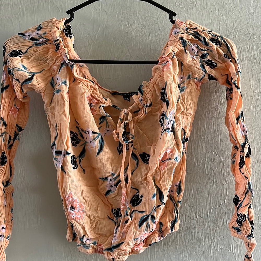 Kendall & Kylie orange floral crop top long sleeved blouse (XS)